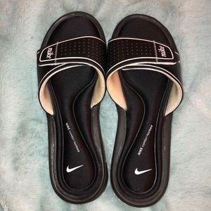 Nike Comfort Slide - Women’s size 9